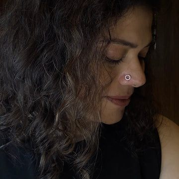 Zircon Circle Nose Pin